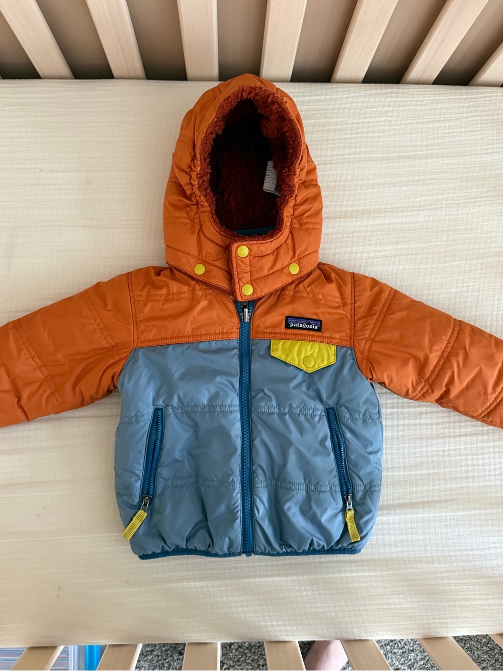 Patagonia Tribbles Hoody- Toddler Boy coat- 2T - Orange- fully reversible- EUC
